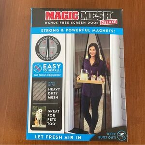 Magic Mesh Hands-Free Screen Door